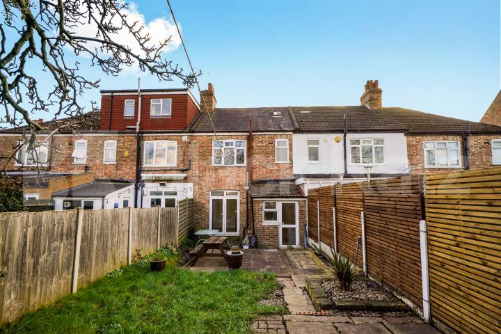 Refurbished throughout, flooded with natural light & beautiful mature garden  St. Barnabas Road, Tooting